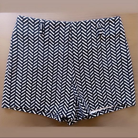 🖤Black & White Chevron Textured HighWaistShorts🖤 - Picture 1 of 4